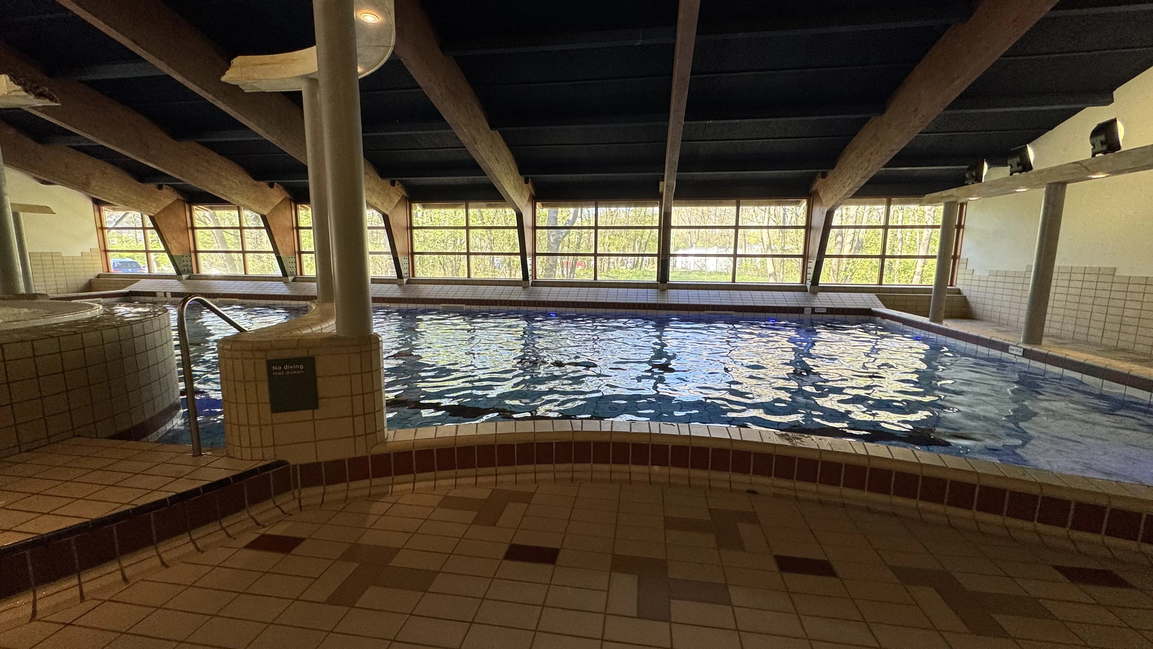 Das Hauptbecken innen