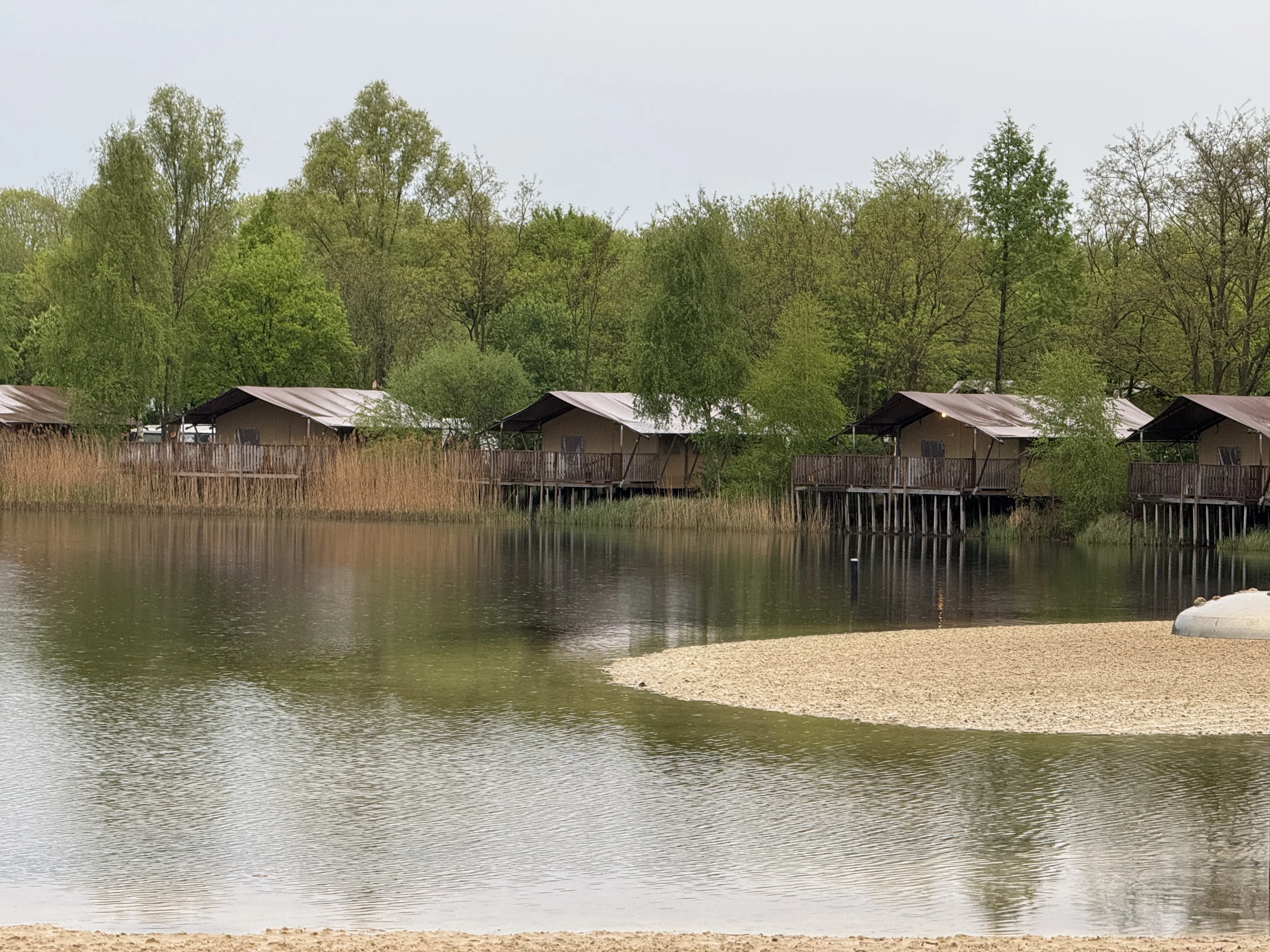 Luxuszelte am Wasser in BreeBronne