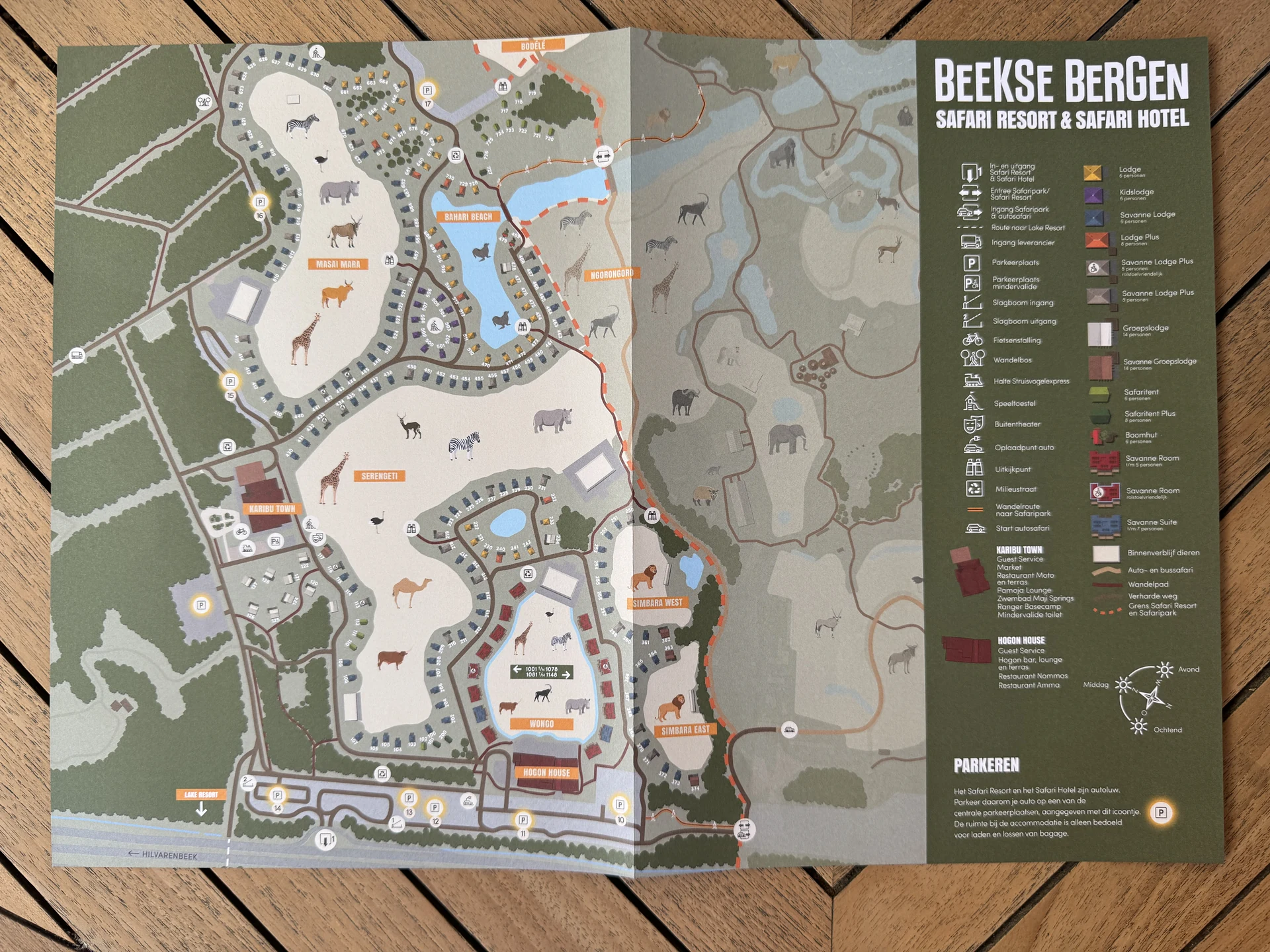 Lageplan des Safari Resort Beekse Bergen mit Karibu Town in der Mitte, Lodges und Apartments rund um die Savannen Masai Mara, Serengeti, Ngorongoro und Simbara-Löwenebene